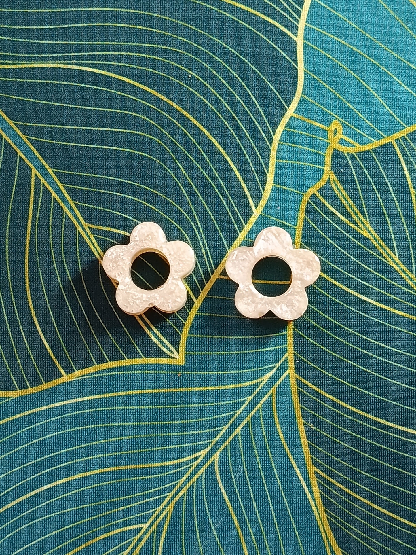 Pampilles de Lumières : Pampilles Interchangeables en Résine – Créations Artisanales